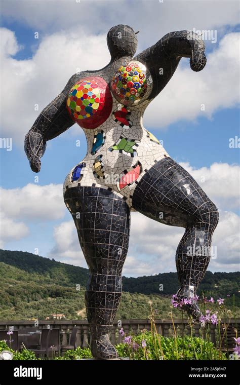 Niki de Saint Phalle, la prima mostra in Italia dedicata allartista ...